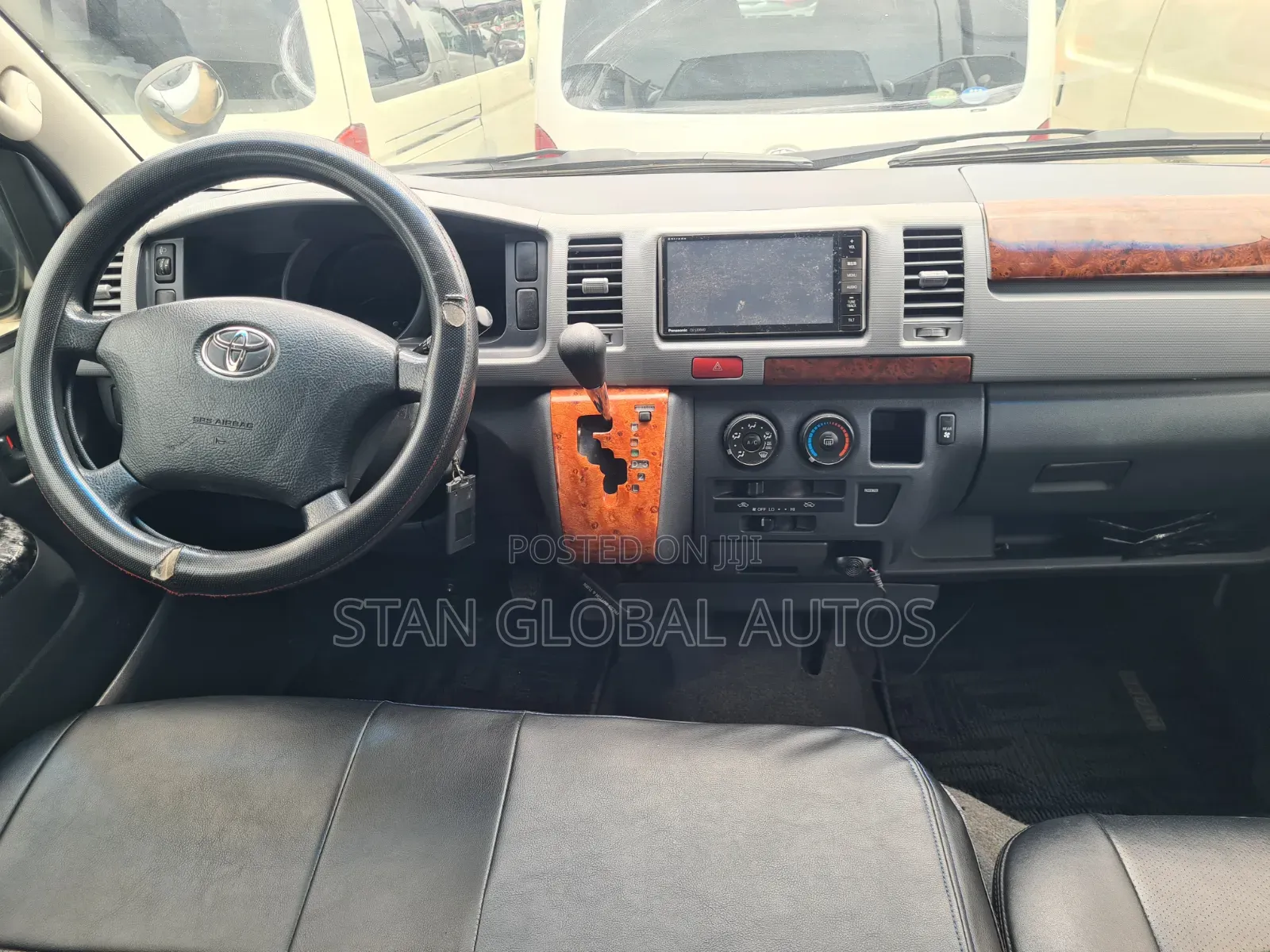 Toyota HiAce 2012 Silver