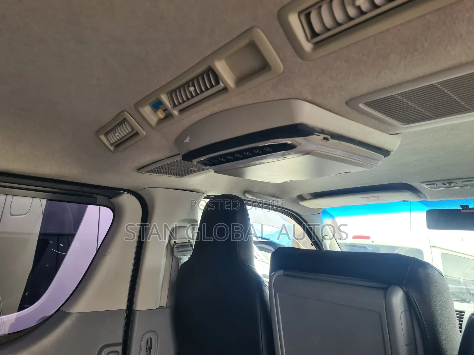 Toyota HiAce 2012 Silver