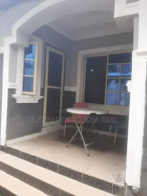 Mini Flat in Jakande for rent