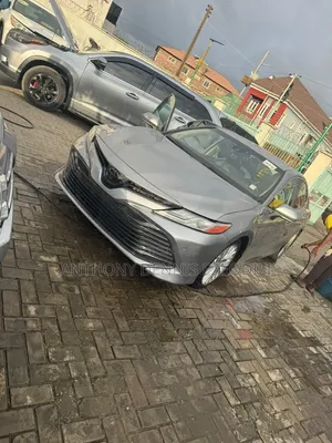 Toyota Camry 2018 Silver