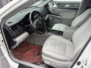 Toyota Camry XLE V6 4dr Sedan (3.6L 6cyl 6A) 2016 White