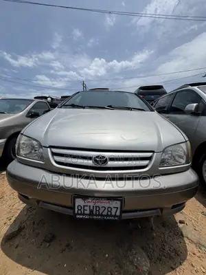 Toyota Sienna LE 2002 Silver