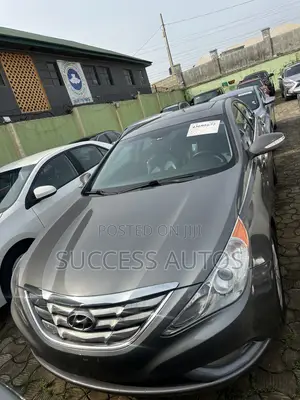 Hyundai Sonata Limited Sedan FWD (2.4L 4cyl 6A) 2011 Gray