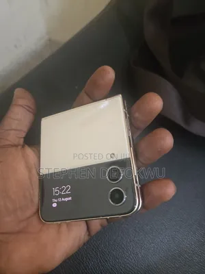 Samsung Galaxy Z Flip4 128 GB Rose Gold