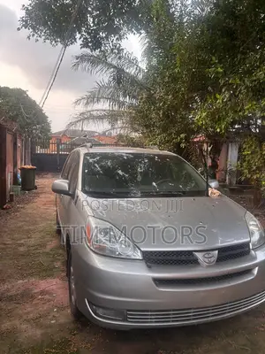 Toyota Sienna LE AWD (3.3L V6 5A) 2004 Silver