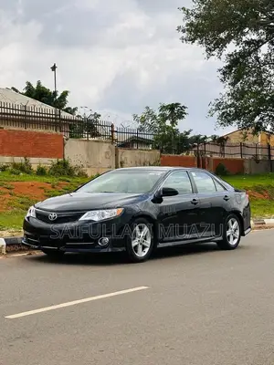Toyota Camry SE 4dr Sedan (2.5L 4cyl 6A) 2013 Black