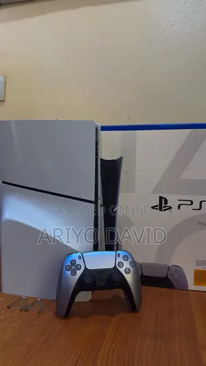 UK Used Sony PlayStation 5 PS5 Slim 1TB SSD – Very Neat