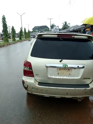 Toyota Highlander 2004 Gold