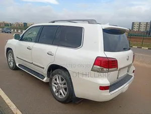 Lexus LX 2015 White