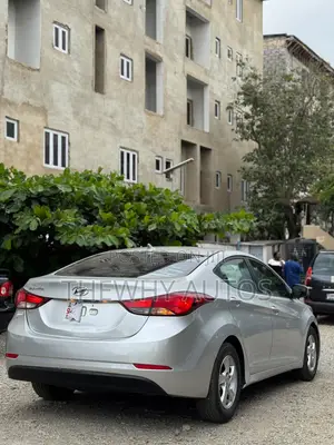 Hyundai Elantra SE 4dr Sedan (1.8L 4cyl 6M) 2015 Silver
