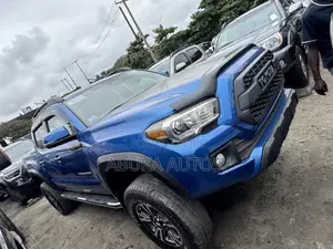 Toyota Tacoma TRD Off Road 2018 Blue