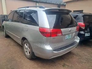 Toyota Sienna LE AWD (3.3L V6 5A) 2004 Silver