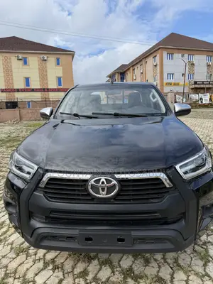 Toyota Hilux SR 4x4 2016 Black