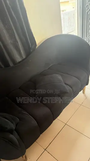 Elegant Curved Velvet Sofa (4-Seater)