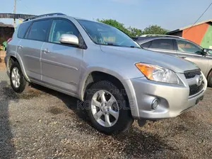 Toyota RAV4 2011 Silver