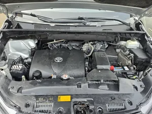Toyota Highlander XLE 4x4 V6 (3.5L 6cyl 8A) 2018 Silver