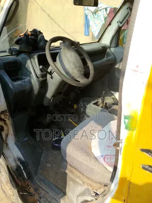 Suzuki Every 2010 Yellow