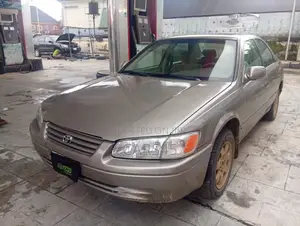 Toyota Camry 1997 Gray