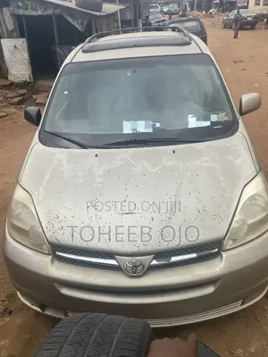 Toyota Sienna 2006 Gold