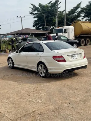 Mercedes-Benz C300 Luxury 4Matic Sedan AWD (3.0L 6cyl 7A) 2011 White