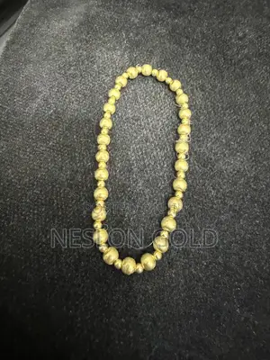 ITALY 750 Tested 18karat Gold Bracelet Diamond Cut Design