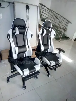 Gaming Chair/Racing Style Office Chair With Footrest