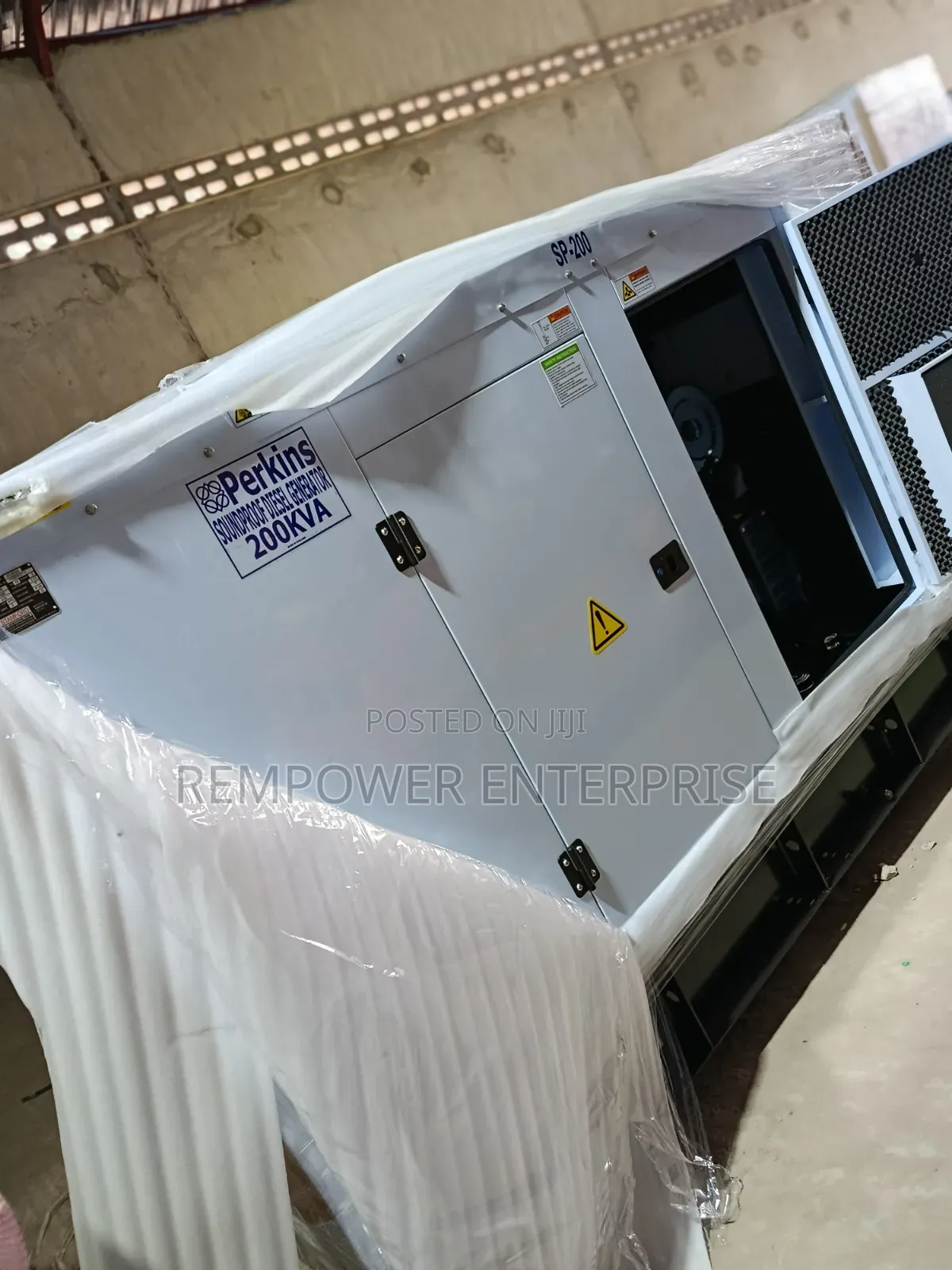 Π Perkins 200kva Soundproof
