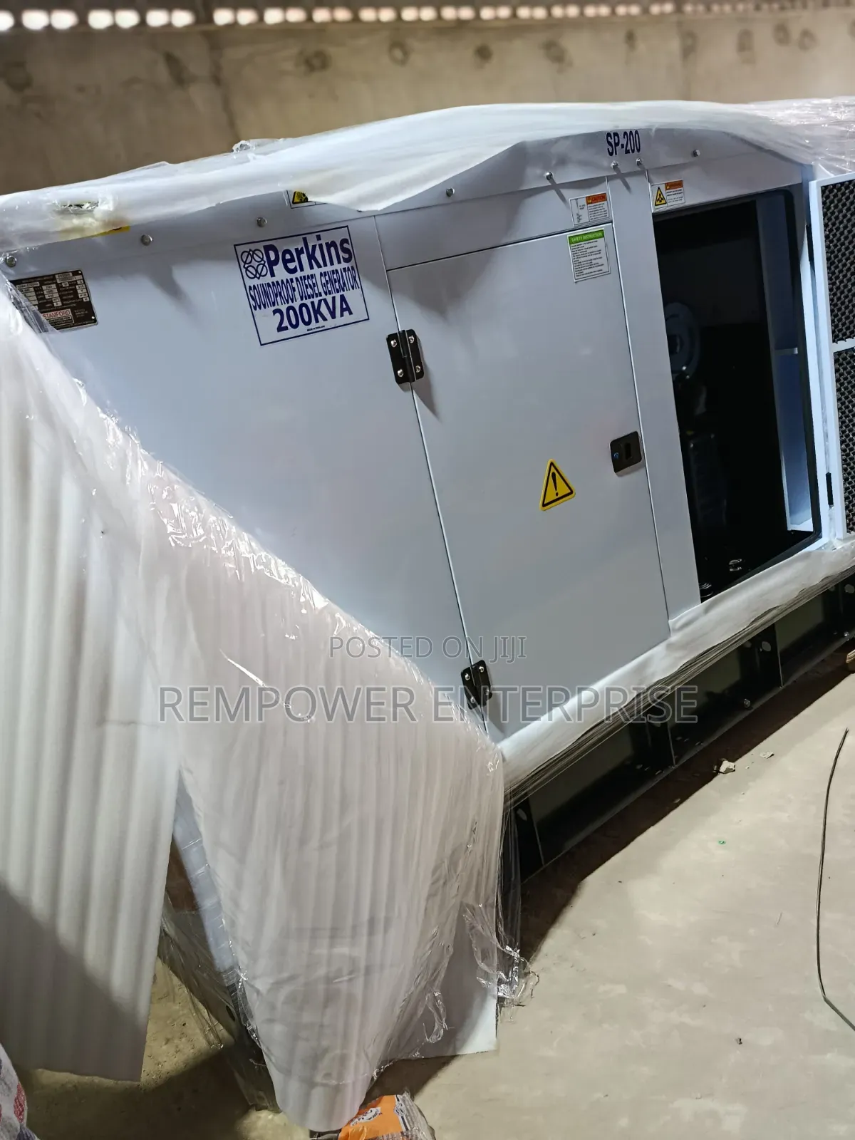 Π Perkins 200kva Soundproof