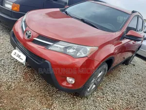 Toyota RAV4 2015 Red