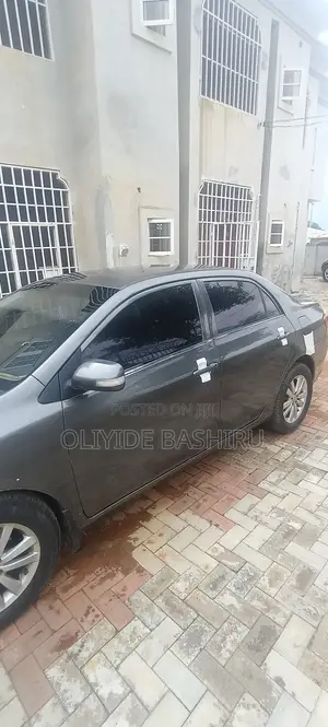 Toyota Corolla XLE 4dr Sedan (1.8L 4cyl 4A) 2010 Gray