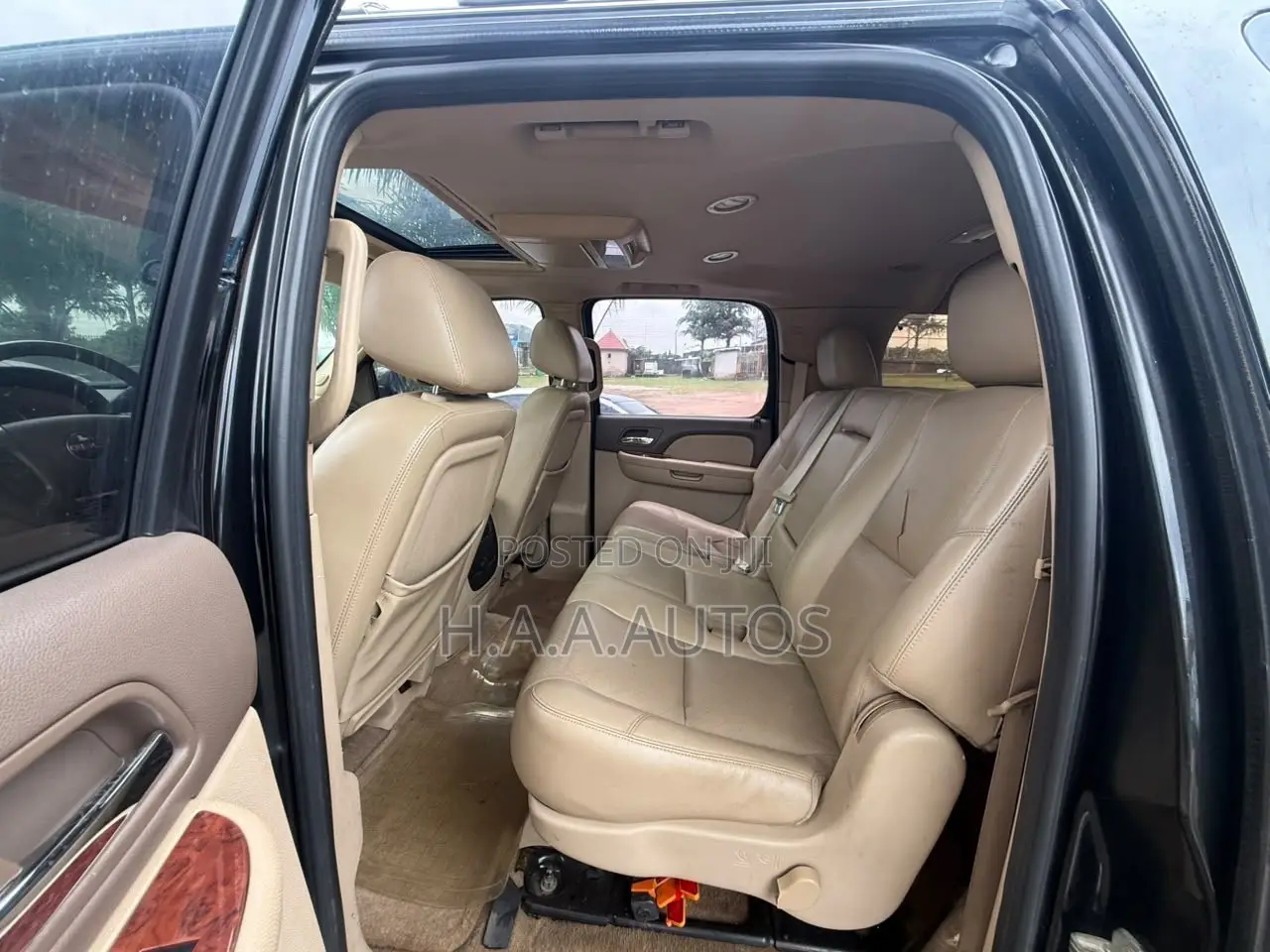 GMC Yukon 2011 Black