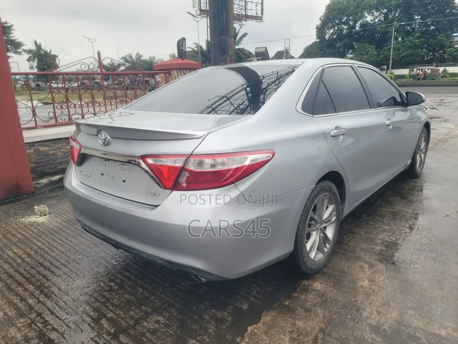 Toyota Camry 2015 Silver
