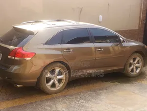 Toyota Venza 2010 Gold