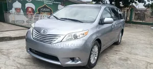 Toyota Sienna 2011