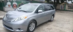 Toyota Sienna 2011