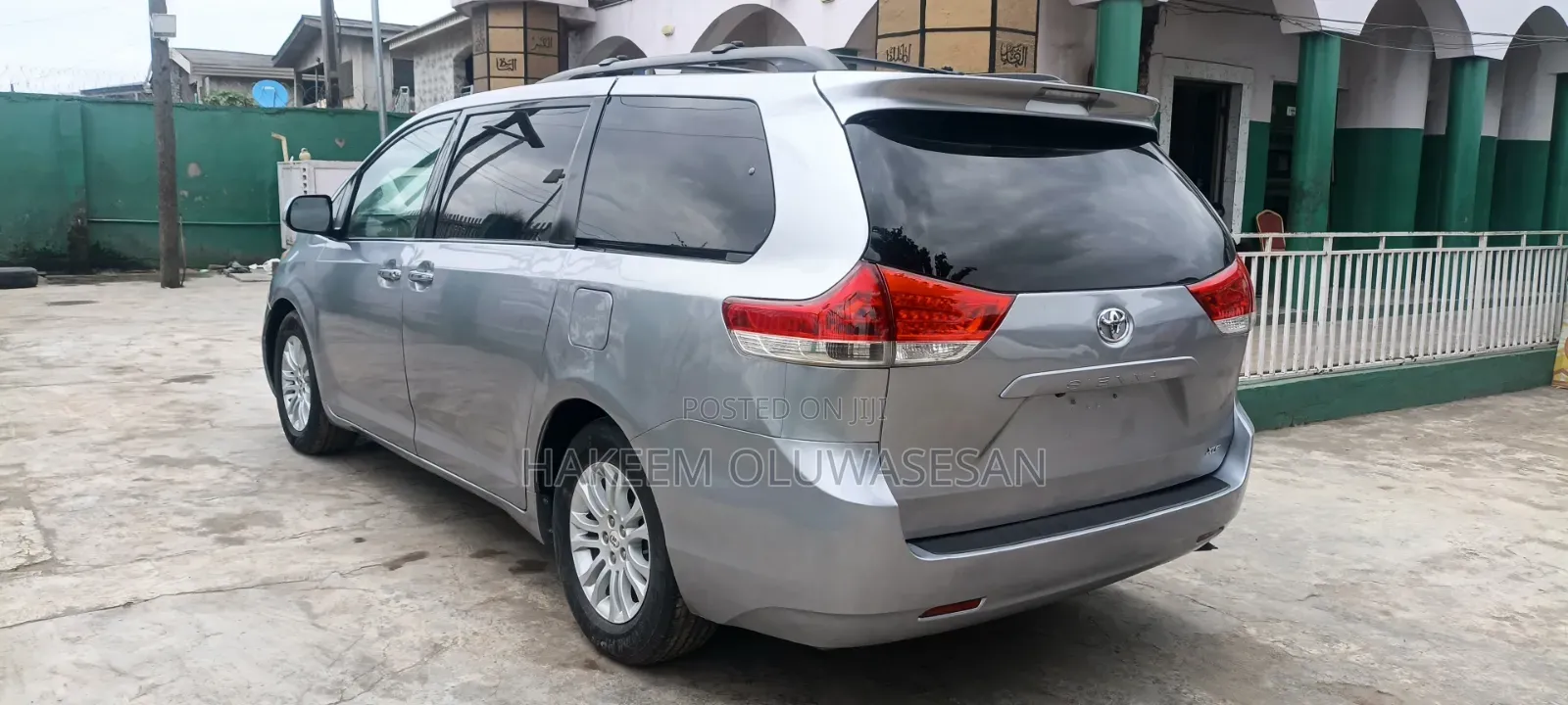 Toyota Sienna 2011