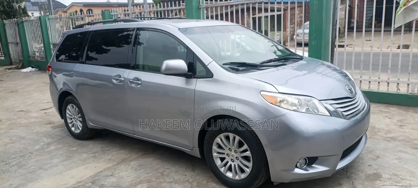 Toyota Sienna 2011