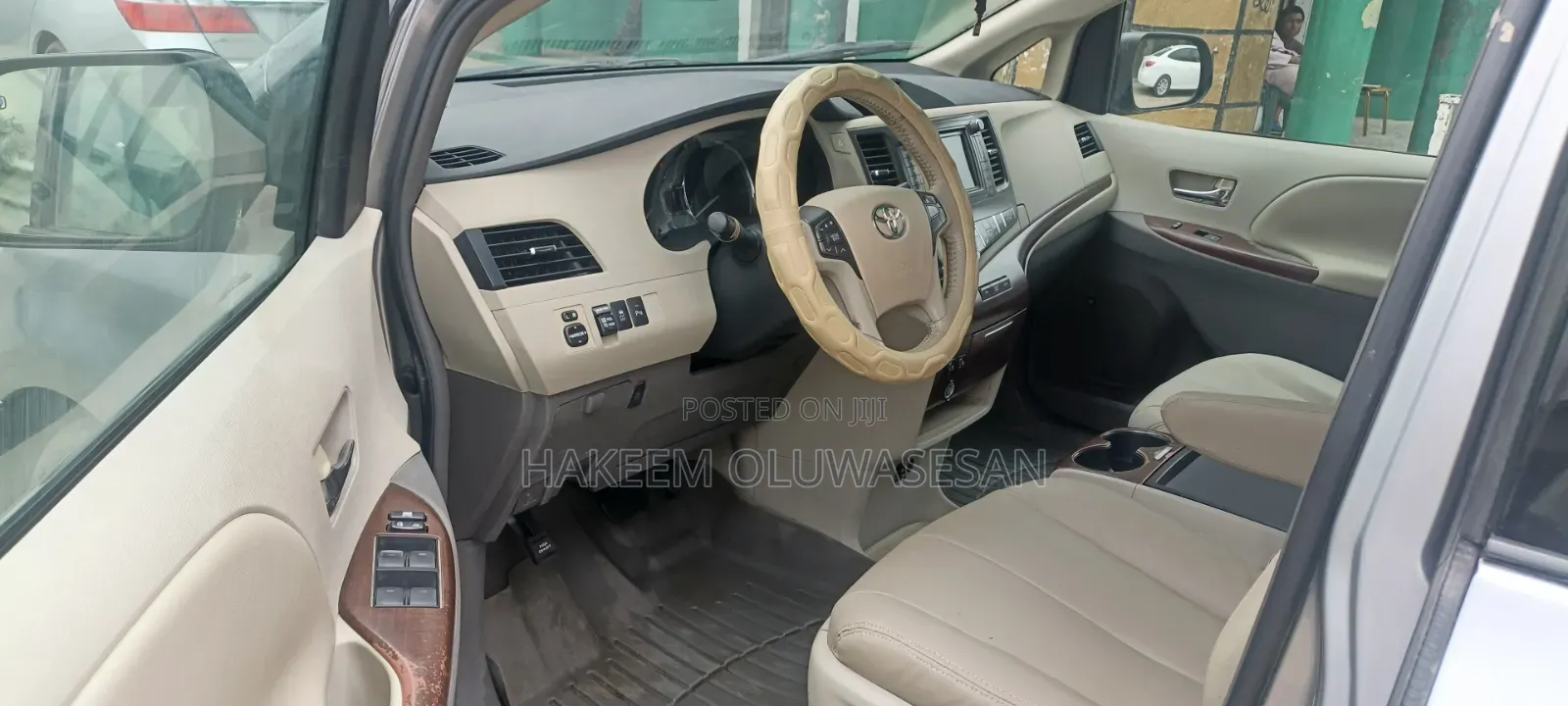 Toyota Sienna 2011