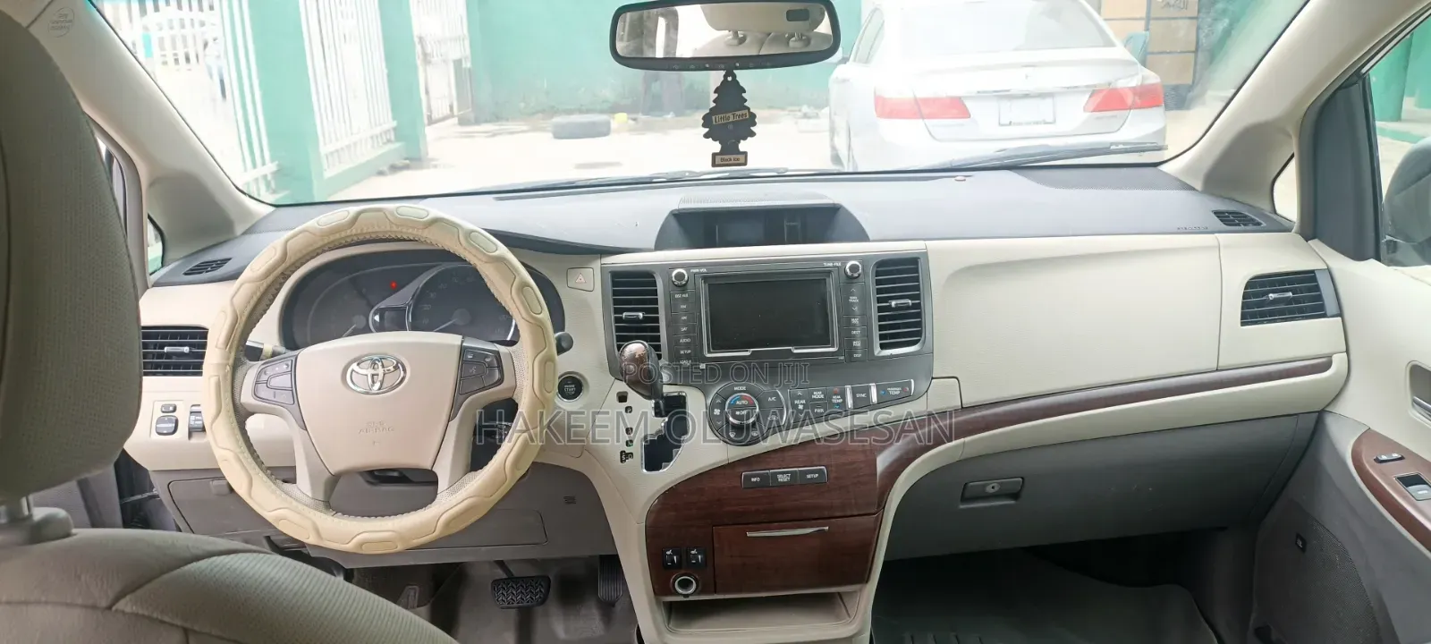 Toyota Sienna 2011