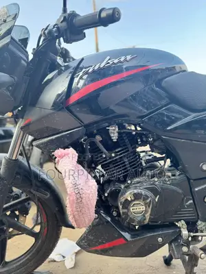 New Bajaj Pulsar 220 F 2025 Black