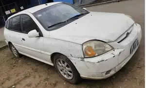 Kia Rio Sedan 2004 White