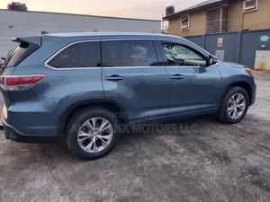 Toyota Highlander XLE 4dr SUV (3.5L 6cyl 6A) 2015 Blue