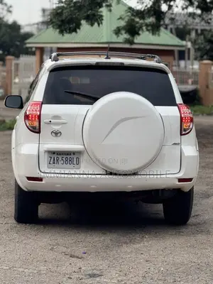 Toyota RAV4 Limited V6 4x4 2009 White