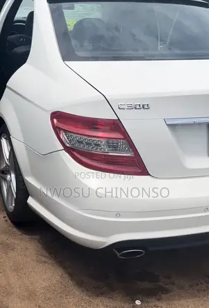Mercedes-Benz C300 Sport 4Matic Sedan AWD (3.0L 6cyl 7A) 2011 White