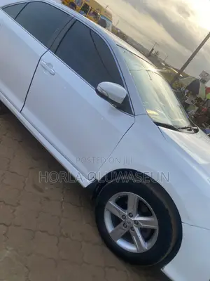 Toyota Camry SE Sport 4dr Sedan (2.5L 4cyl 6A) 2014 White