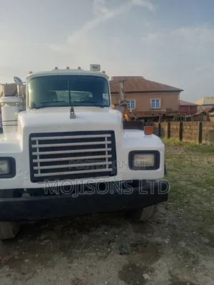 Trailer Head