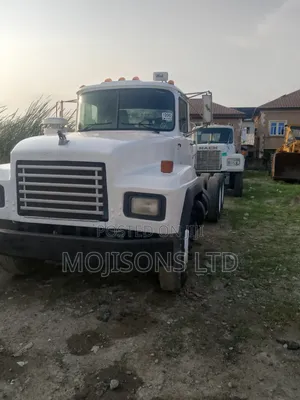 Trailer Head