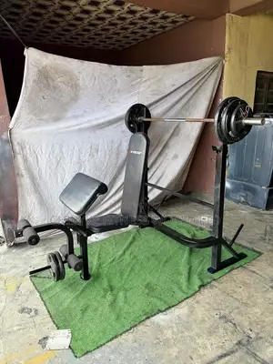 Commercial Weight Bench With 90kg Weight Plate