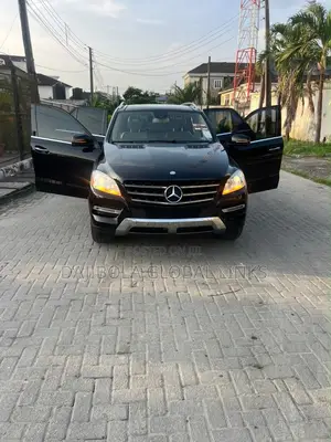 Mercedes-Benz M Class ML350 4MATIC 4dr SUV AWD (3.5L 6cyl 7A) 2014