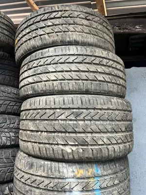 295/25/22 First Grade Luxury Car